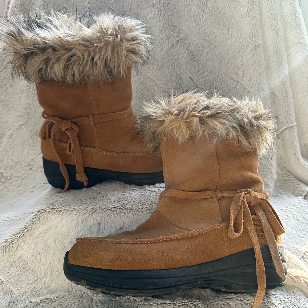 Women’s Sorel boots size 10